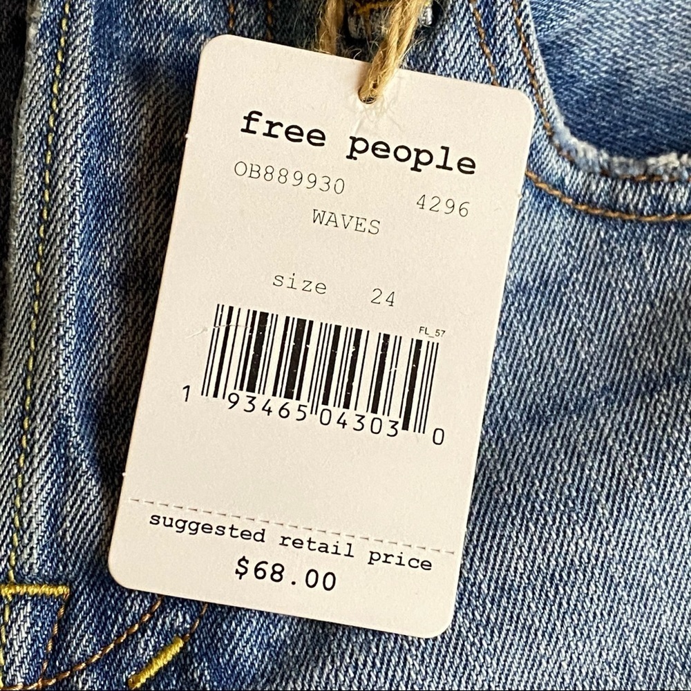 FREE PEOPLE Sophia Waves distressed jean shorts 24 - Picture 6 of 8